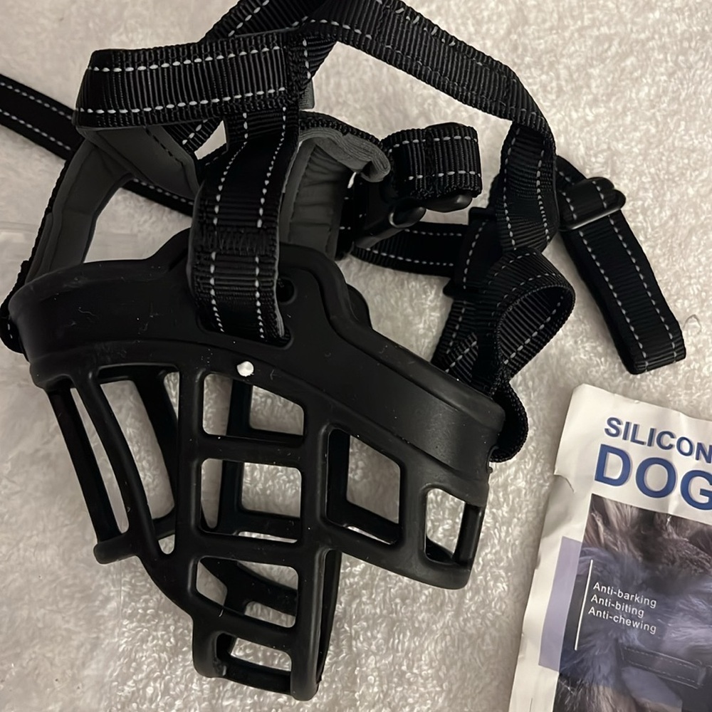 Barkless dog muzzle - Picture 3 of 5